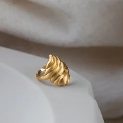 byBiehl® Danmark Guldringe<Dunes ring