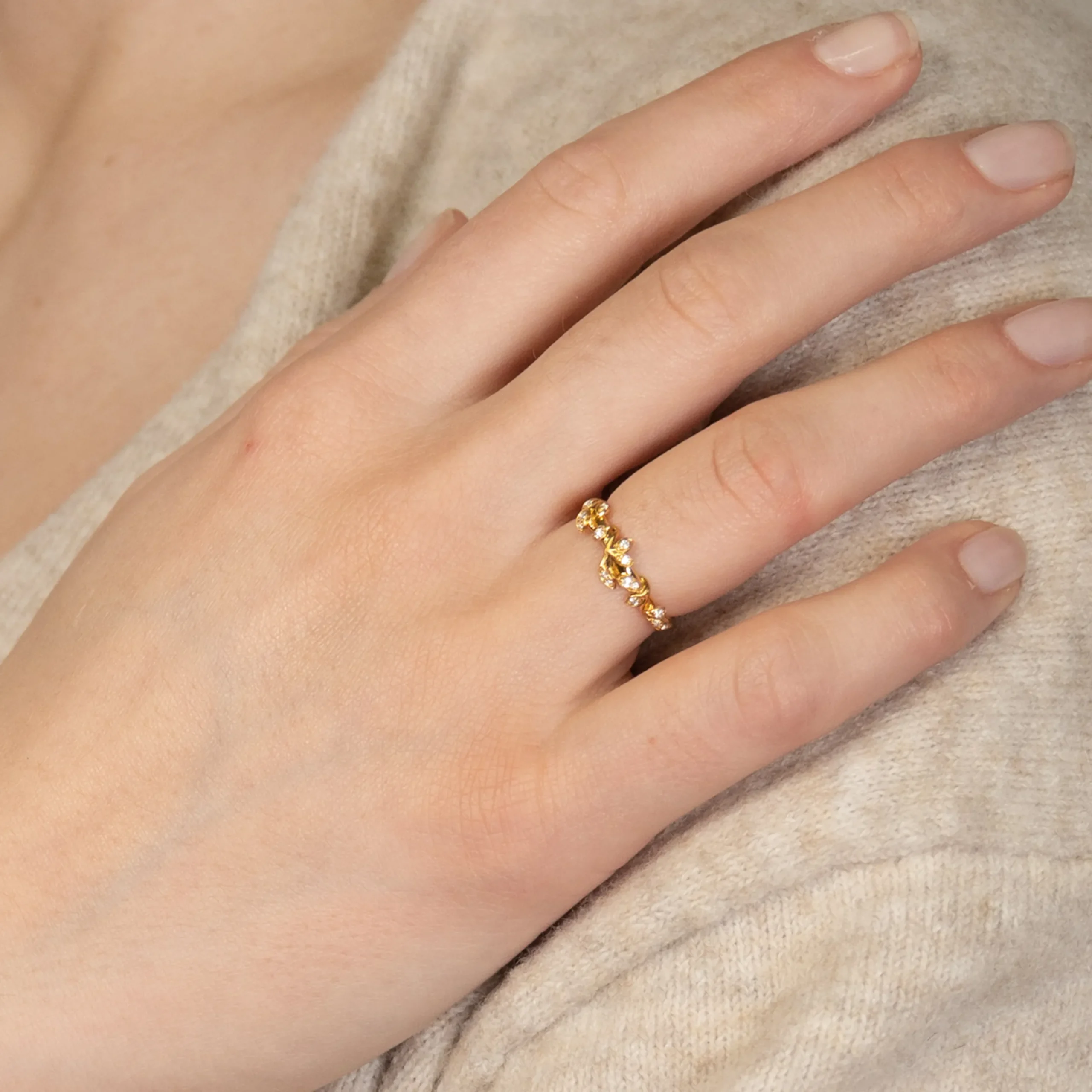 byBiehl® Danmark Guldringe<Jungle Ivy Sparkle ring